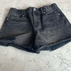 Black jean shorts, high rise, ajustable waste